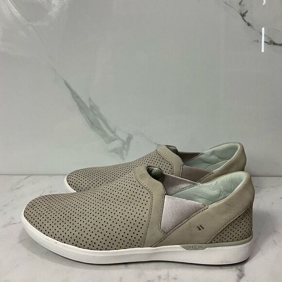 KIZIK Tan Leather Slip On Sneakers - Picture 1 of 7